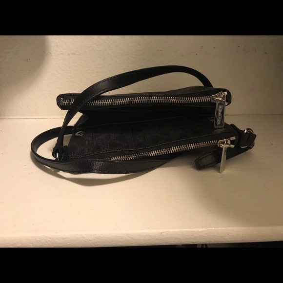 Michael Kors crossbody handbag - Picture 2 of 4